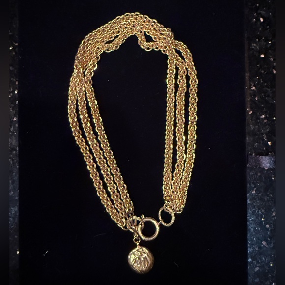 Chanel Vintage 24K Plated Turnlock Necklace.  Late 1970s early 1980s vintage - Picture 5 of 13
